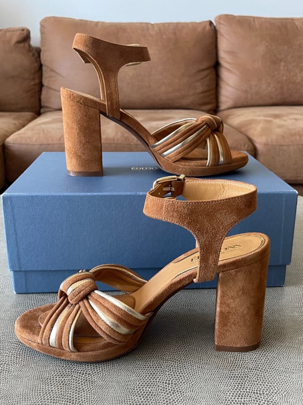 NWT Sézane Éditions Carmela Suede Sandals - Size 37